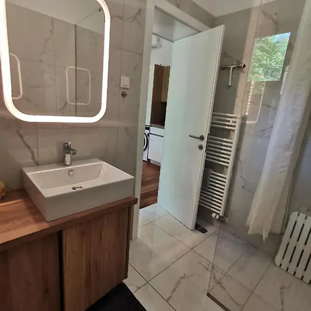 City Y3 Apartment *